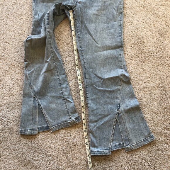 NWOT Versona Women's Flare Split Crop Ankle Light Wash Jeans - Picture 7 of 11